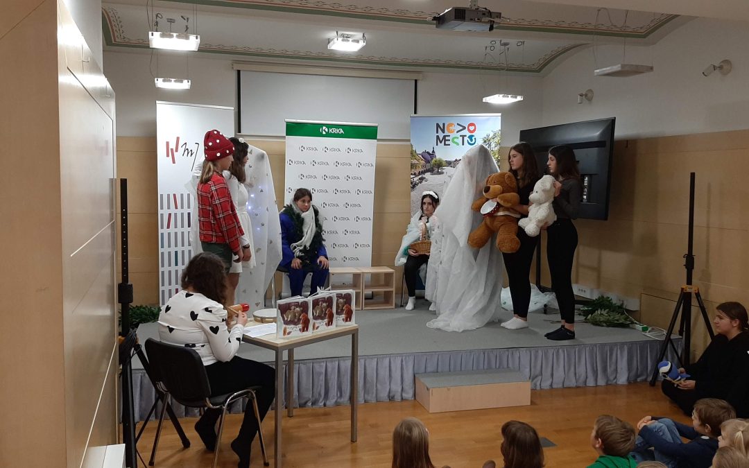 NASTOP UČENK NAŠE ŠOLE V KNJIŽNICI MIRANA JARCA V NOVEM MESTU – MALA MARJETICA IN GOZDNI MOŽ