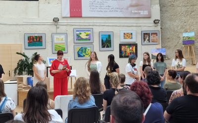 Lamutova likovna paleta za 11 učencev